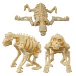 ozdobny model szkieletu goryla na biurko