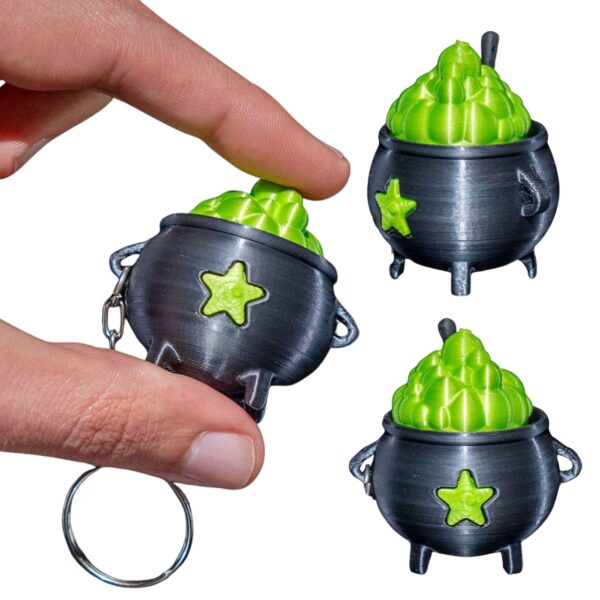 czarny kociołek brelok halloween