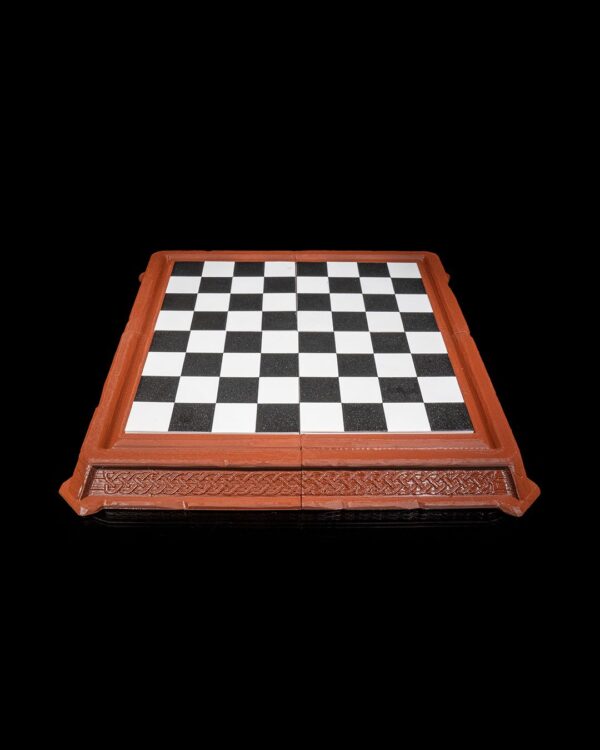 Viking_Chess_Board_2_3df88fe7a3 plansza szachowa nordycka z motywami fantasy