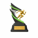 01-statuetka-biale-tlo