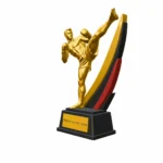 02-statuetka-biale-tlo