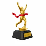 03-statuetka-biale-tlo