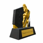 03-statuetka-biale-tlo